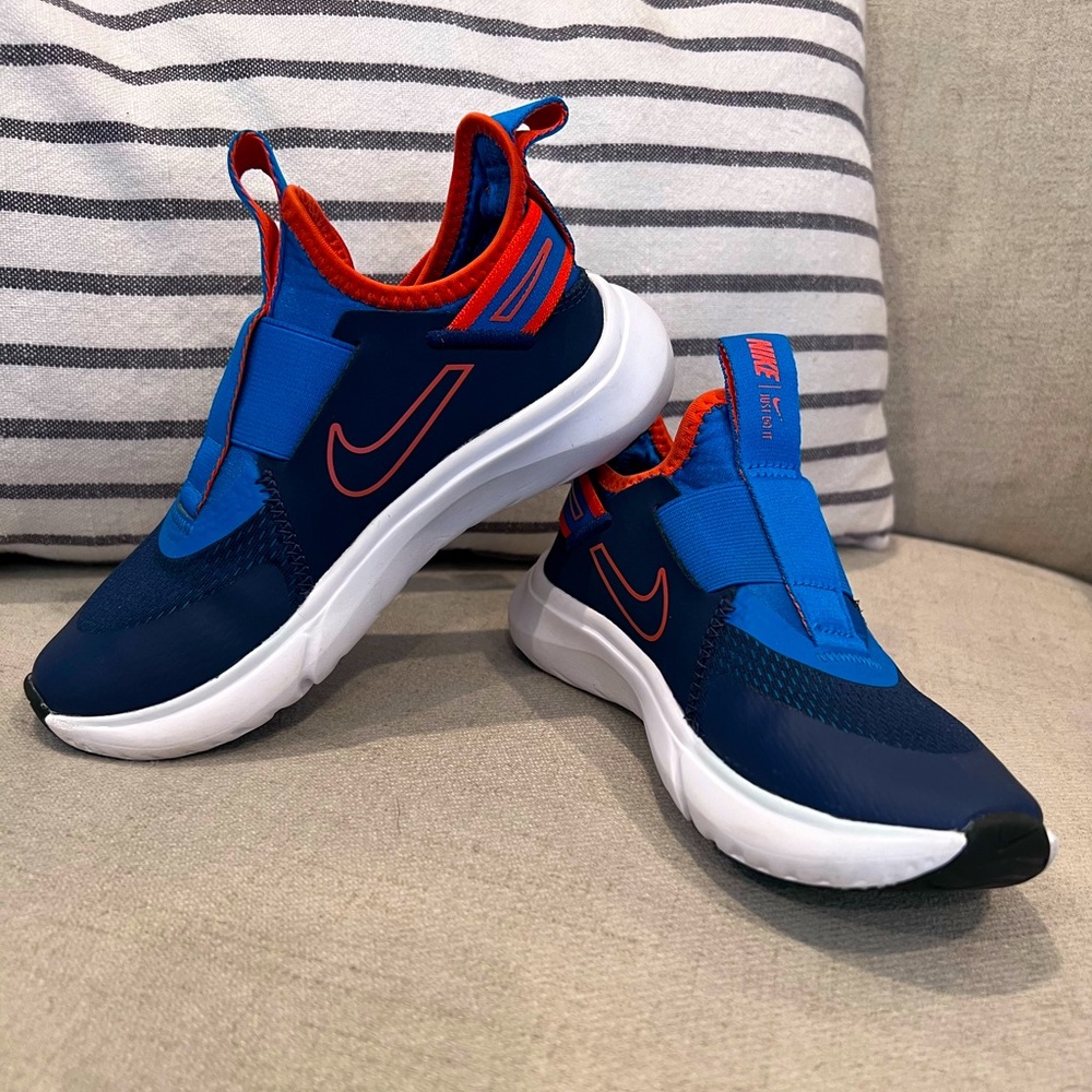 Boys Nike slip on shoes
